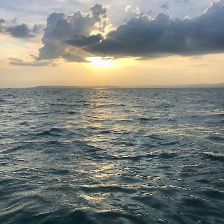 Sun And Beach Vacation In 아파트 *